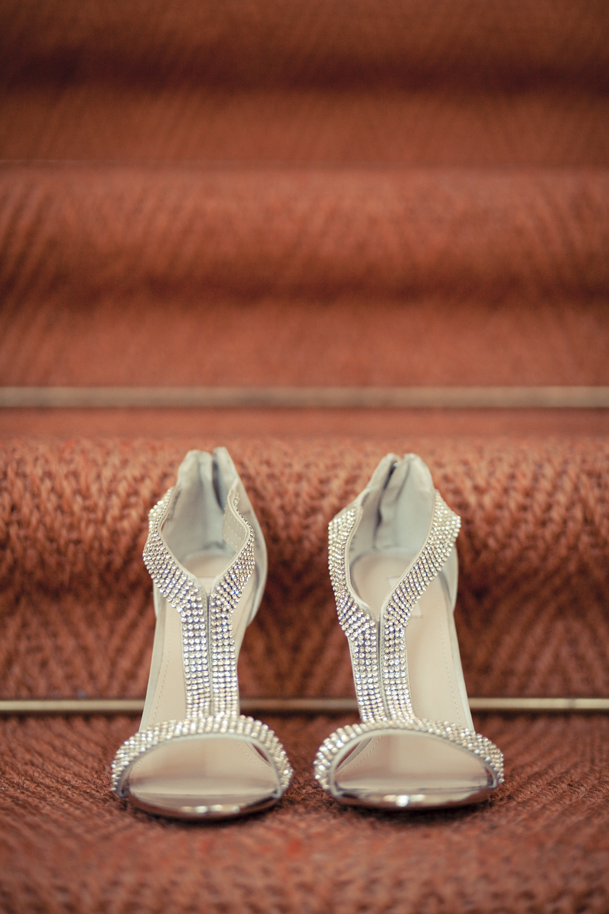 Detaljer som sko og smykker samt de små øjeblikke i løbet af dagen er meget vigtige at få med fra bryllupsdagen.